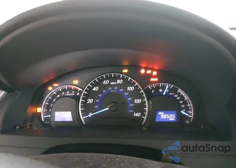 2014 Toyota Camry Xle V6 z USA, uszkodzony, nr VIN 4T1BK1FK2EU540902